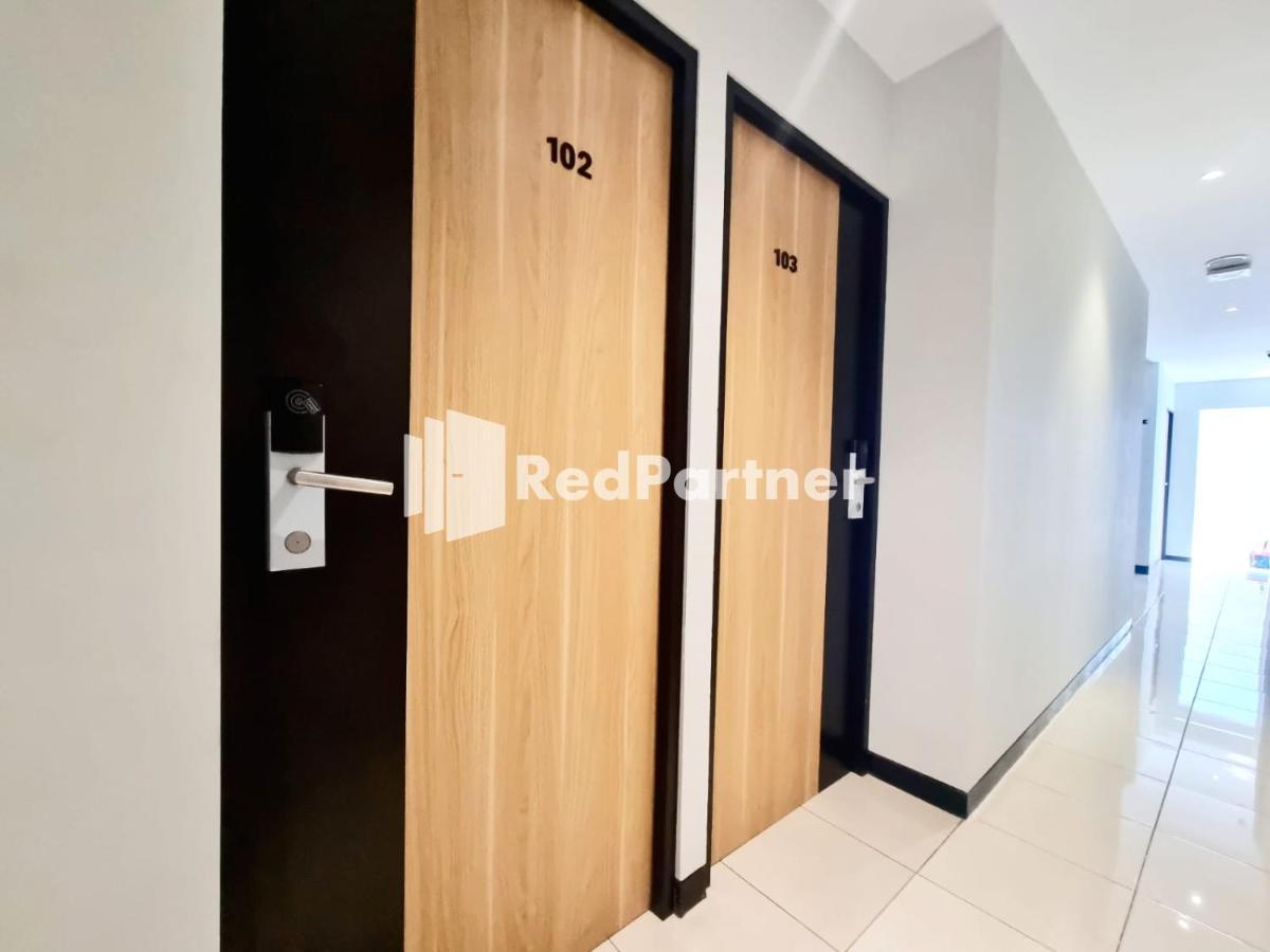 Pandawa Guest House At Ngaliyan Square Mitra Reddoorz Semarang Buitenkant foto